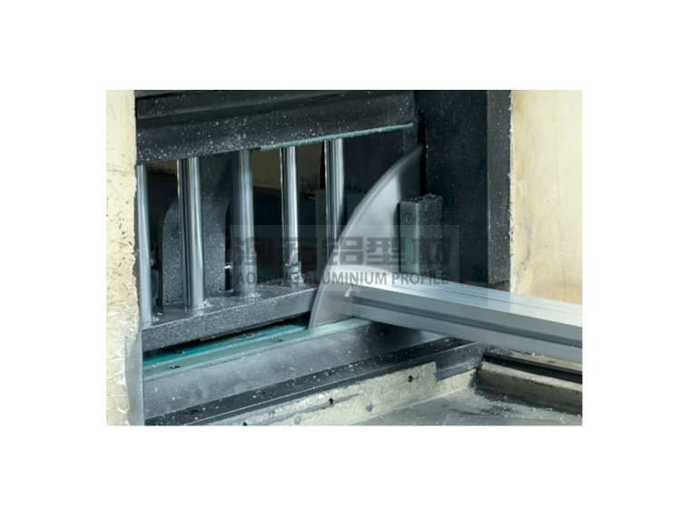 別讓“隱形誤差”吃掉利潤！工業鋁型材的精度焦慮如何破？